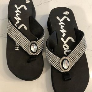 Sandals! NEW! Sun Sole